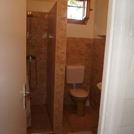 아파트 Hacienda Csaladbarat Vendeghaz