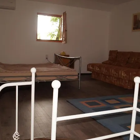 Hacienda Csaladbarat Vendeghaz 아파트 *