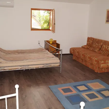 Hacienda Csaladbarat Vendeghaz * Balatonboglár